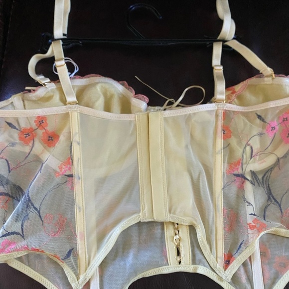 Out From Under Floral Yellow Semi Sheer Mesh Embroidered Coquette Bustier L - Picture 7 of 14